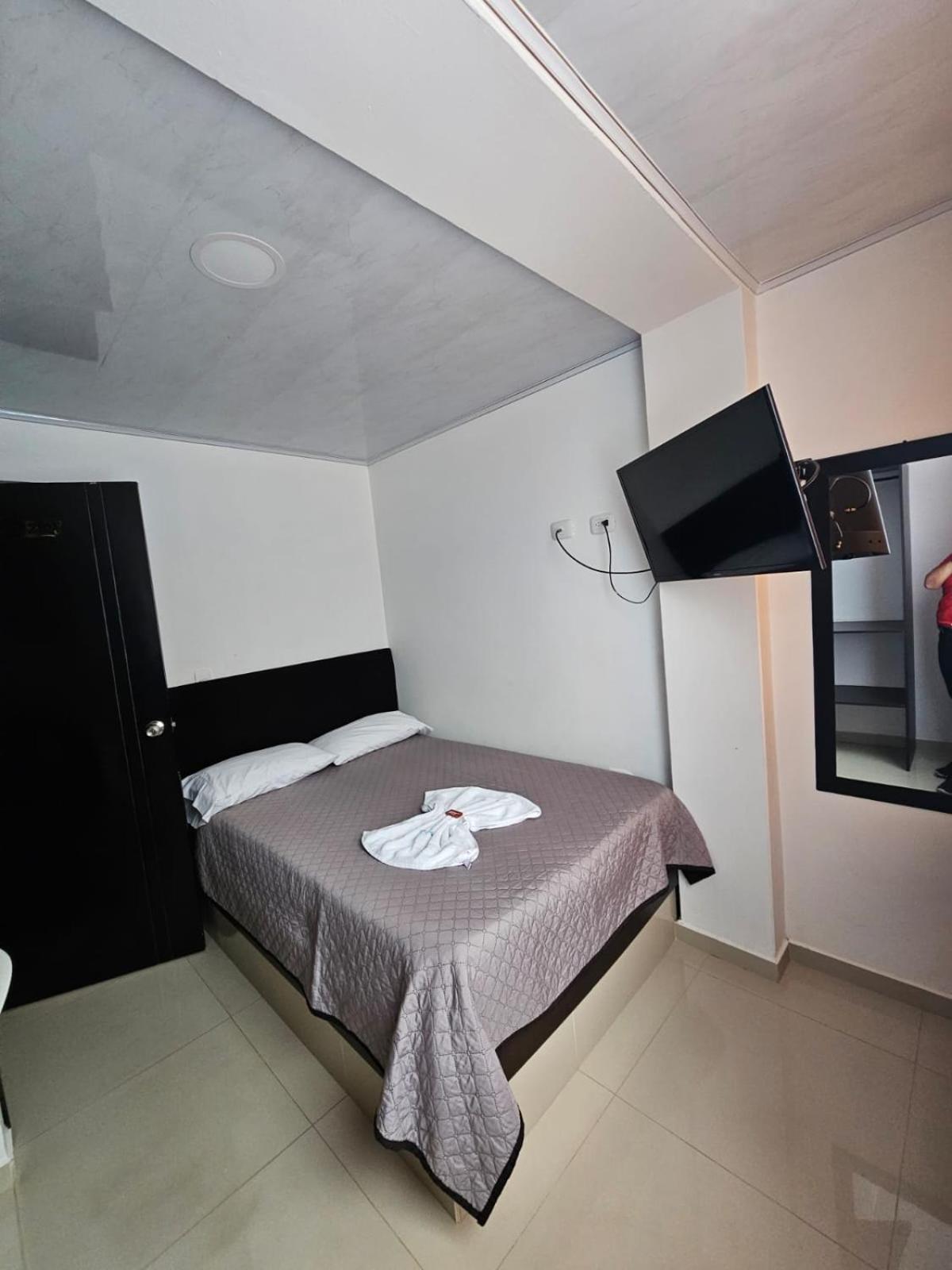 Hotel Big Ben Malaga Santander Екстер'єр фото