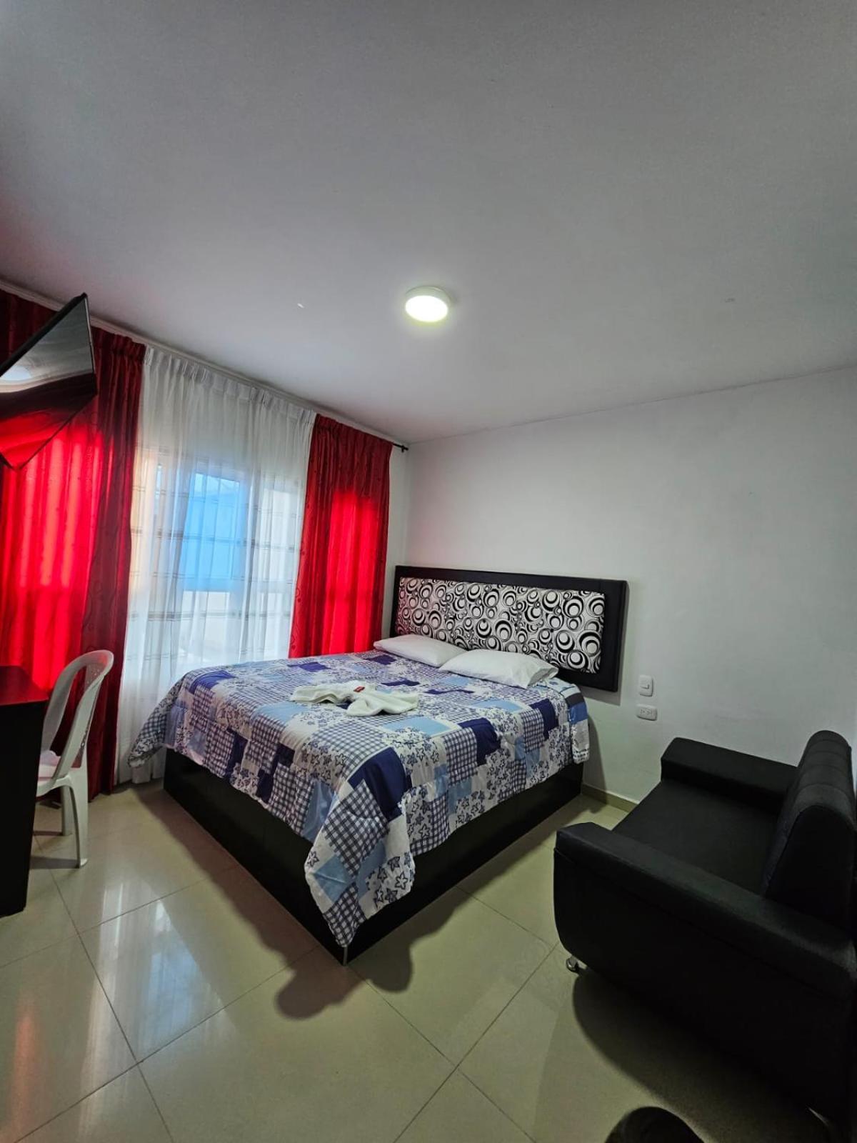 Hotel Big Ben Malaga Santander Екстер'єр фото