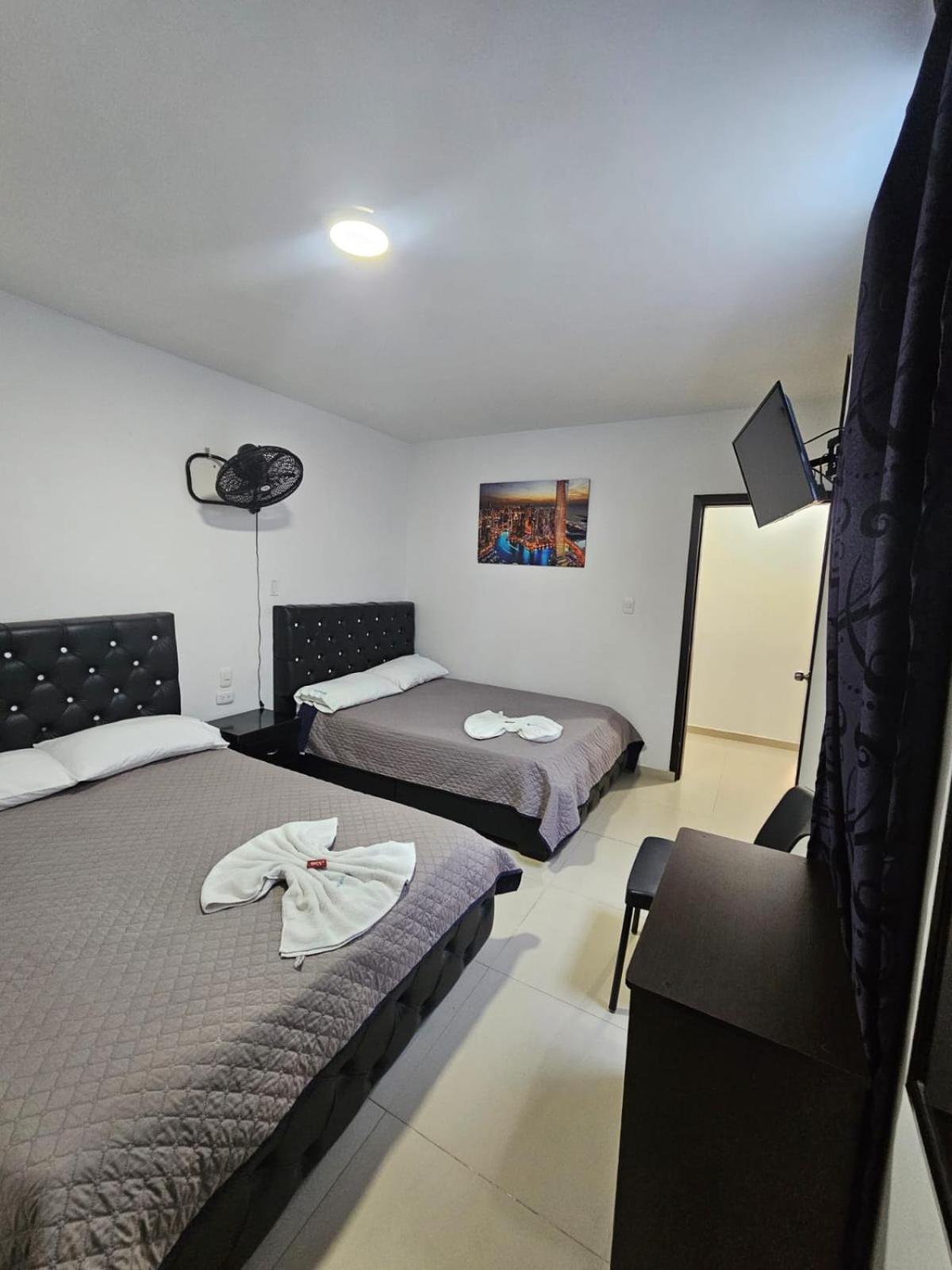 Hotel Big Ben Malaga Santander Екстер'єр фото